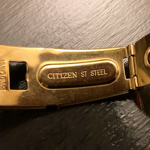 Citizen Quartz Vintage Gold Tone Watch Rectangle Dial w/ diamond at 12 o'clock! - Picture 7 of 13